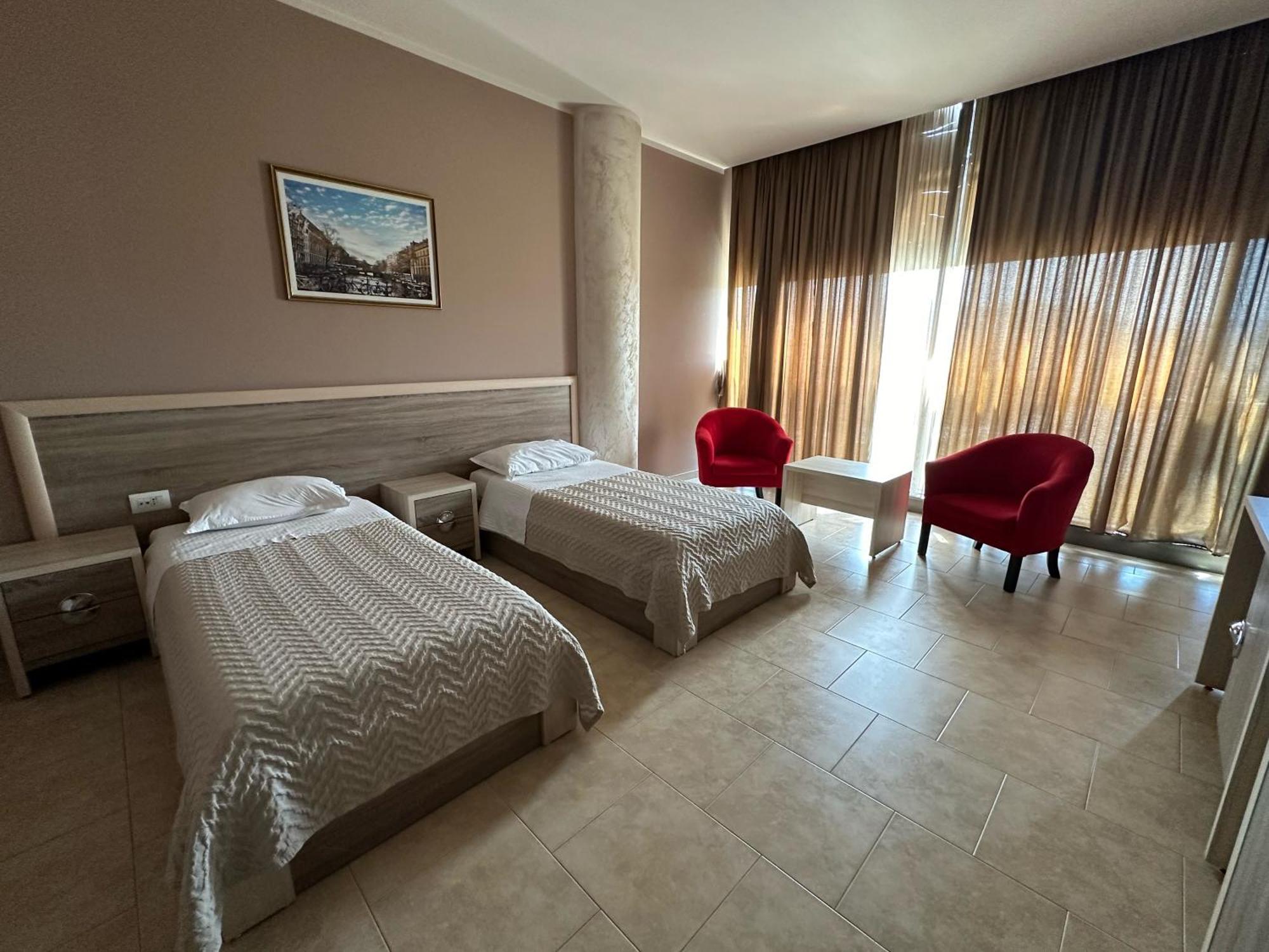 Hotel Terminal Tirana Bregu i Lumit 外观 照片